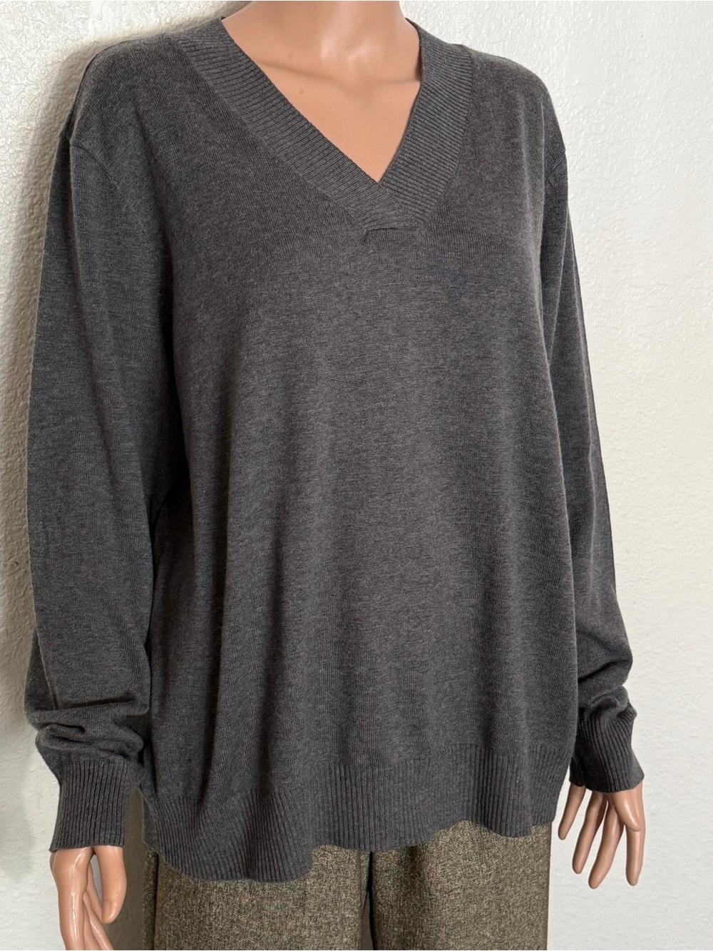 Orvis Wool Blend V-Neck Sweater Charcoal Grey Cashmere XL